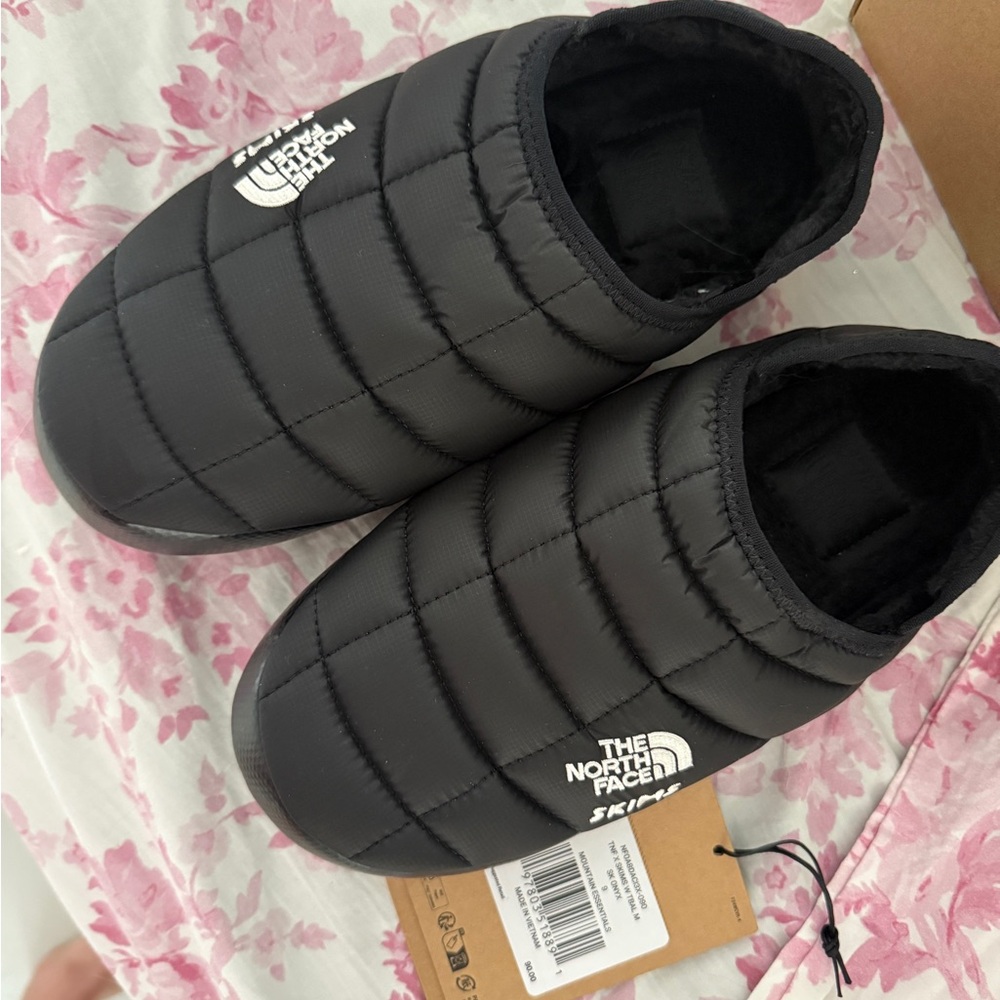SKIMSxNORTH FACE thermotraction mules NWT